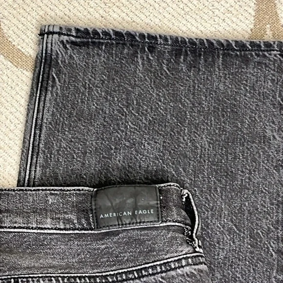 American Eagle Outfitters 90’s bootcut distressed black jeans, 8 short - Picture 12 of 13